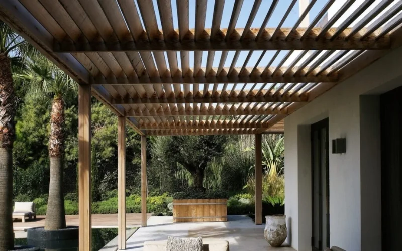 Lợi ích của mái che pergola bằng gỗ tự nhiên